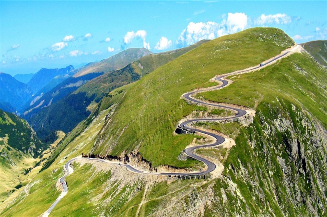 Transalpina Drumul Regelui Cel Mai nalt i Mai Frumos Drum Din Transalpina Drumul Regelui Cel Mai nalt i Mai Frumos Drum Din
